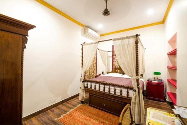 Hotel The Corner Courtyard Kolkata